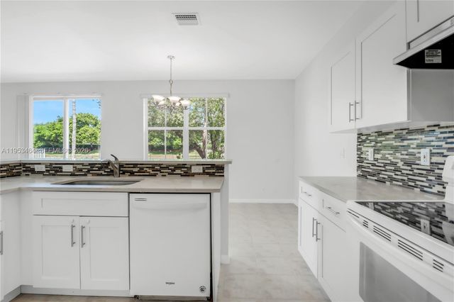 1042 Bluewood Ter 1042, Weston, FL 33327