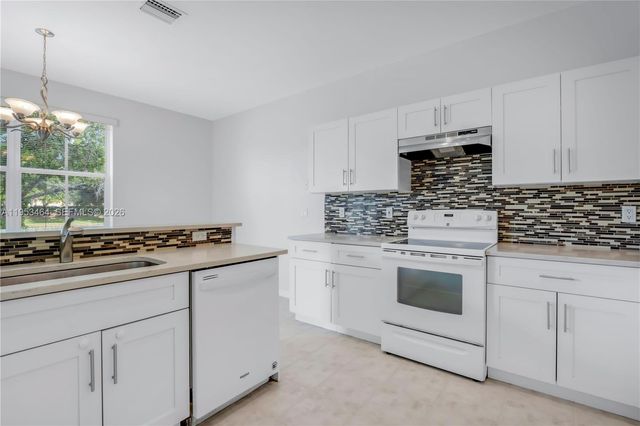 1042 Bluewood Ter 1042, Weston, FL 33327