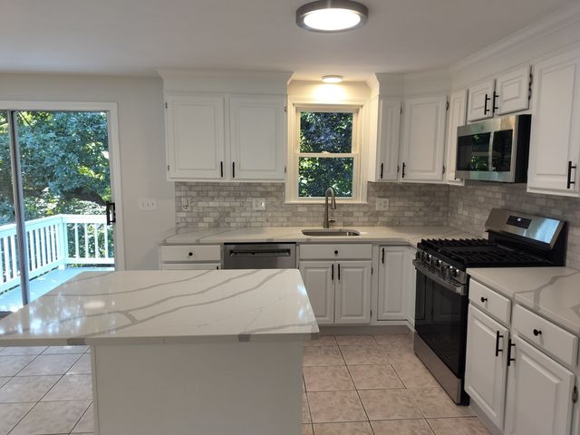 44 Jonathan Way, Taunton, MA 02780