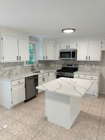 44 Jonathan Way, Taunton, MA 02780