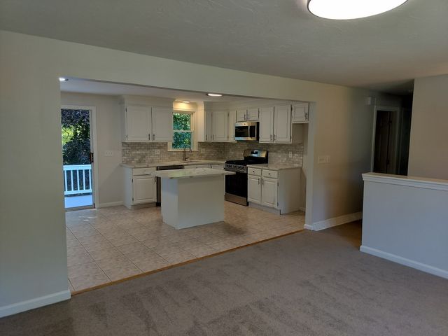 44 Jonathan Way, Taunton, MA 02780