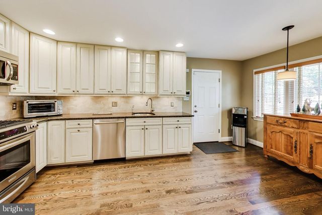 3300 CLEARWOOD CT, Falls Church, VA 22042