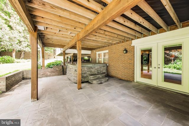 3300 CLEARWOOD CT, Falls Church, VA 22042