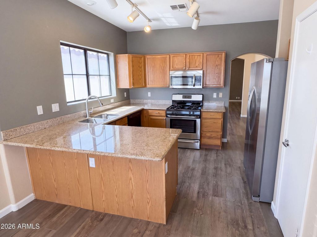 8928 W CHERRY HILLS Drive, Peoria, AZ 85345 — photo 2