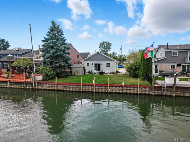 37752 Huron Pointe Drive, Harrison Charter Township, MI 48045