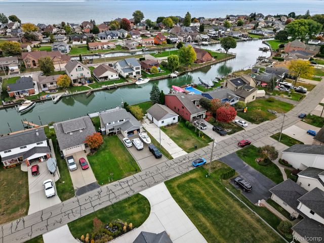 37752 Huron Pointe Drive, Harrison Charter Township, MI 48045