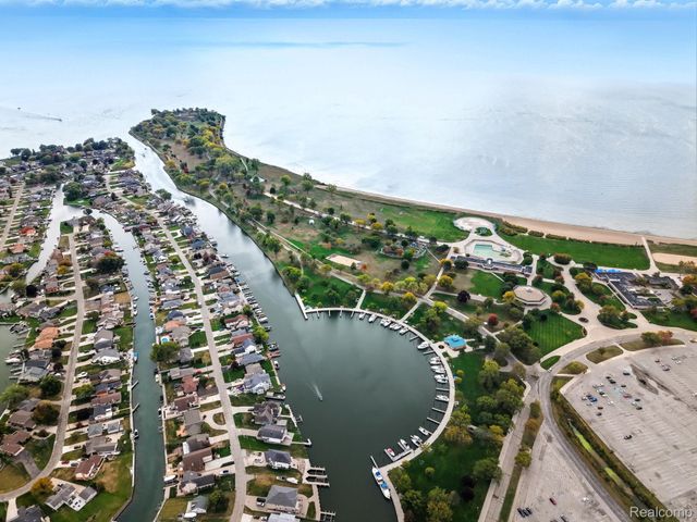 37752 Huron Pointe Drive, Harrison Charter Township, MI 48045