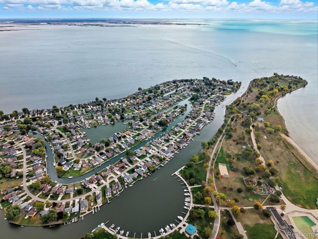 37752 Huron Pointe Drive, Harrison Charter Township, MI 48045