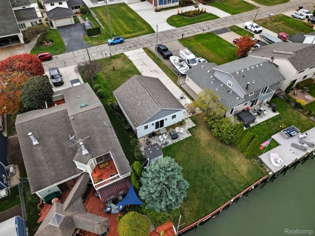 37752 Huron Pointe Drive, Harrison Charter Township, MI 48045