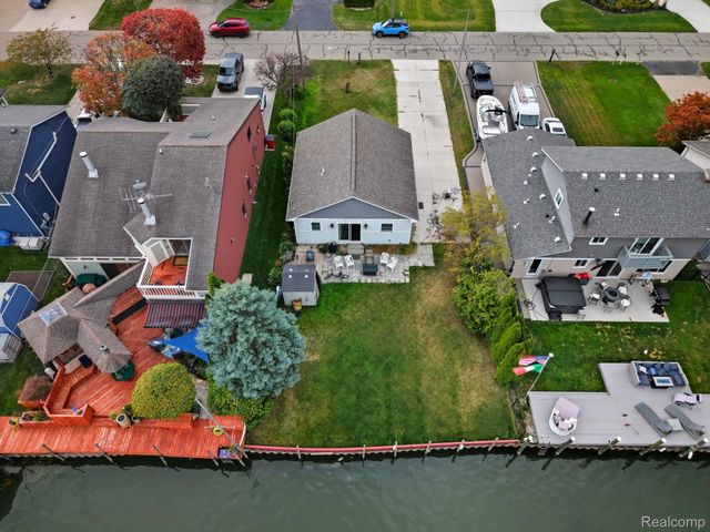 37752 Huron Pointe Drive, Harrison Charter Township, MI 48045