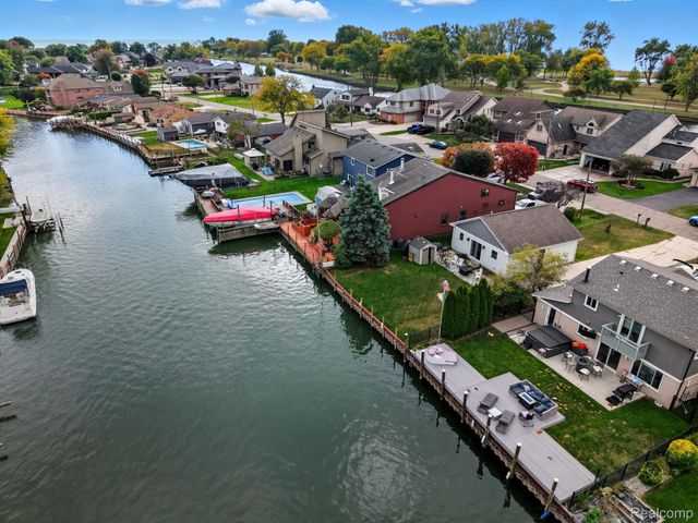 37752 Huron Pointe Drive, Harrison Charter Township, MI 48045