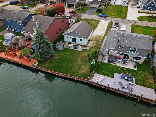 37752 Huron Pointe Drive, Harrison Charter Township, MI 48045