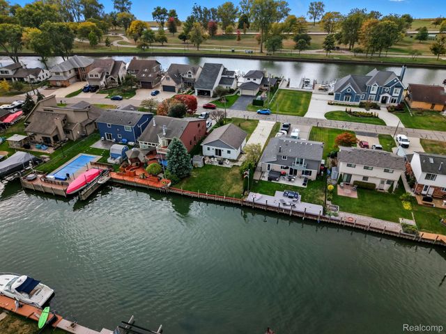 37752 Huron Pointe Drive, Harrison Charter Township, MI 48045