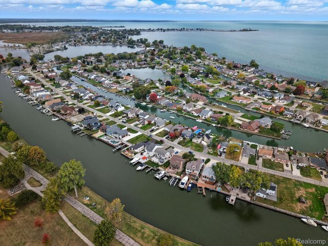 37752 Huron Pointe Drive, Harrison Charter Township, MI 48045