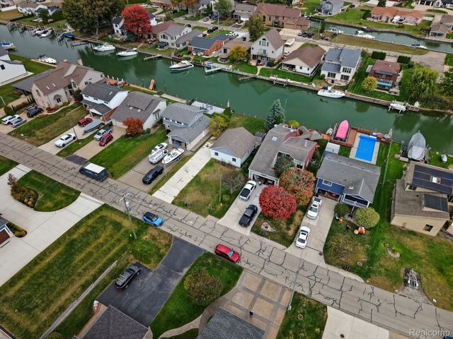 37752 Huron Pointe Drive, Harrison Charter Township, MI 48045