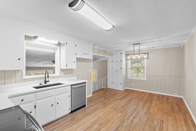 4020 Hodgesville Road, Dothan, AL 36301