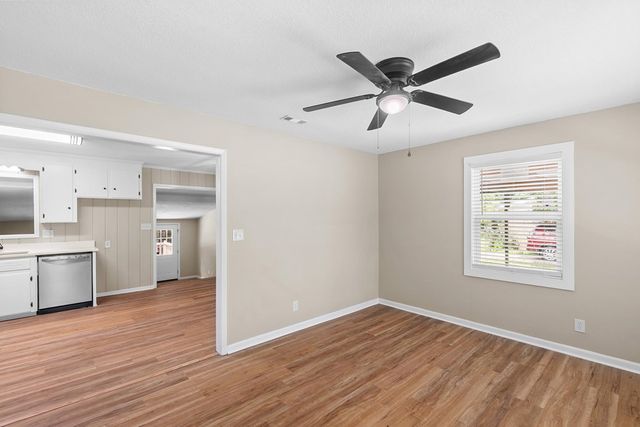 4020 Hodgesville Road, Dothan, AL 36301