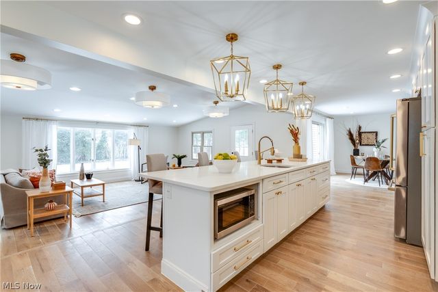 30009 Ednil Drive, Bay Village, OH 44140