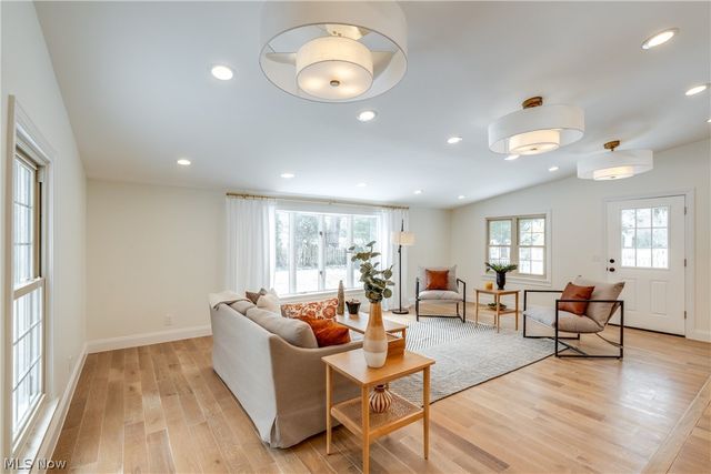 30009 Ednil Drive, Bay Village, OH 44140