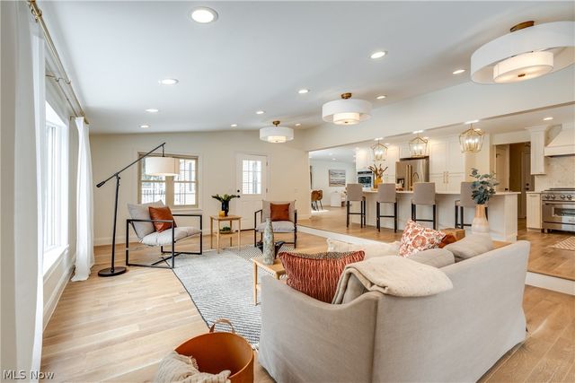 30009 Ednil Drive, Bay Village, OH 44140