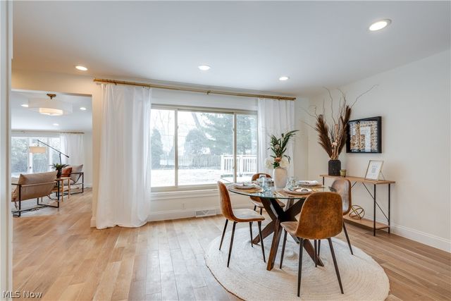 30009 Ednil Drive, Bay Village, OH 44140