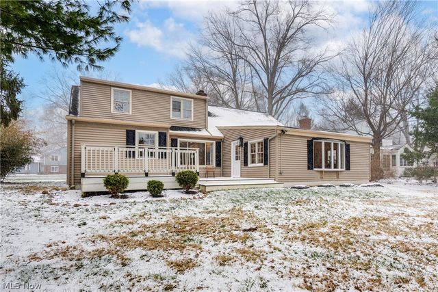 30009 Ednil Drive, Bay Village, OH 44140