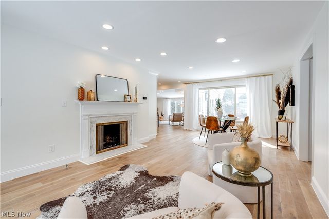 30009 Ednil Drive, Bay Village, OH 44140