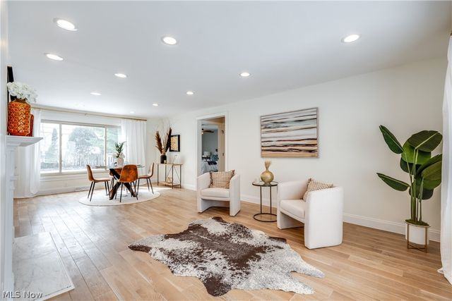 30009 Ednil Drive, Bay Village, OH 44140