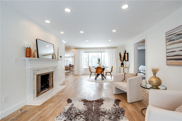 30009 Ednil Drive, Bay Village, OH 44140