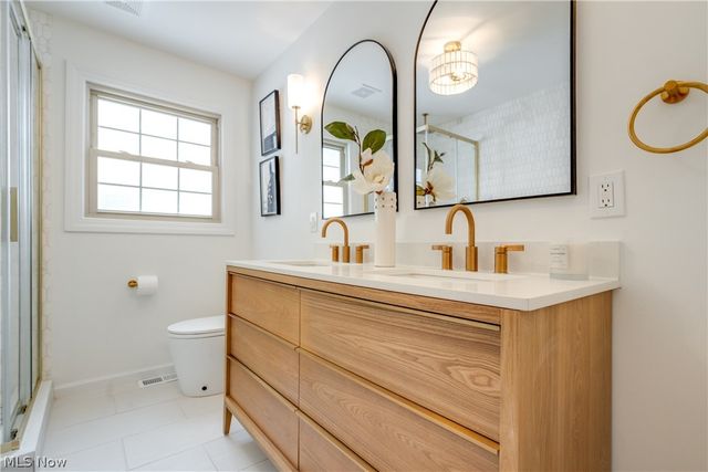 30009 Ednil Drive, Bay Village, OH 44140