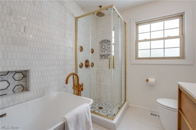 30009 Ednil Drive, Bay Village, OH 44140