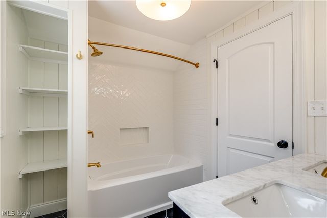 30009 Ednil Drive, Bay Village, OH 44140