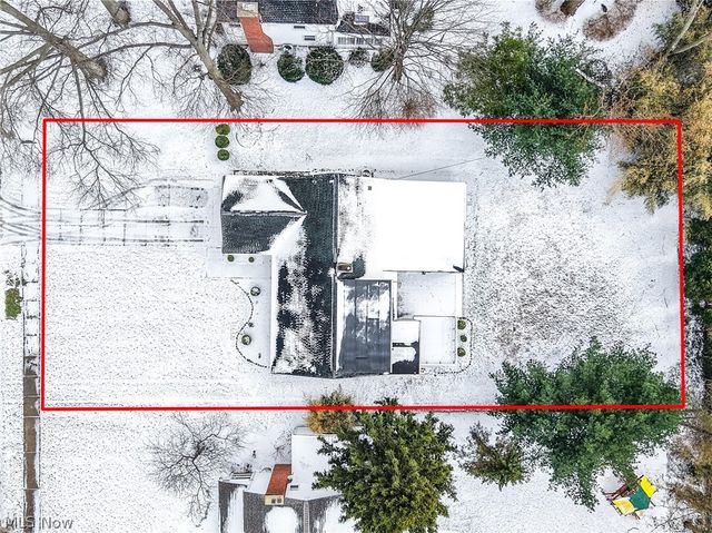 30009 Ednil Drive, Bay Village, OH 44140