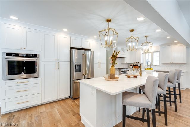 30009 Ednil Drive, Bay Village, OH 44140