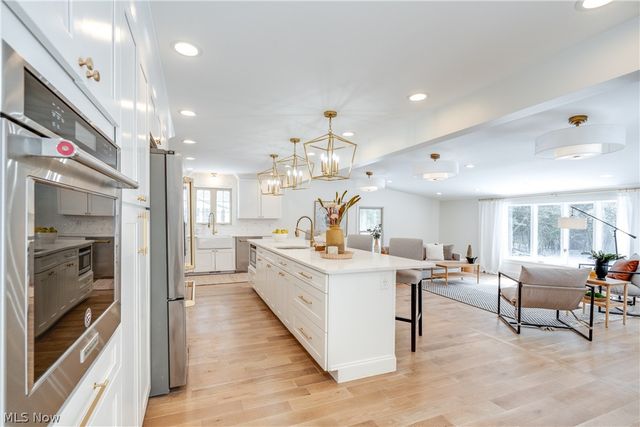 30009 Ednil Drive, Bay Village, OH 44140