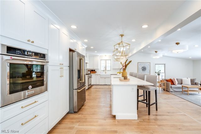 30009 Ednil Drive, Bay Village, OH 44140