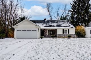 30009 Ednil Drive, Bay Village, OH 44140