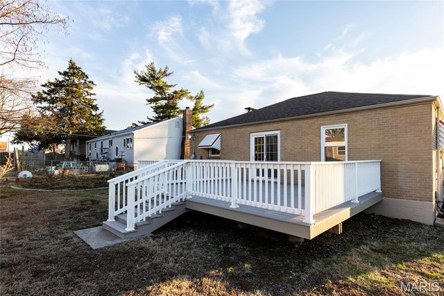 615 Reavis Barracks Road, St Louis, MO 63125