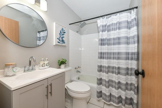 2207 Hamilton AVENUE, Racine, WI 53403