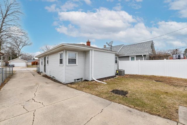 2207 Hamilton AVENUE, Racine, WI 53403