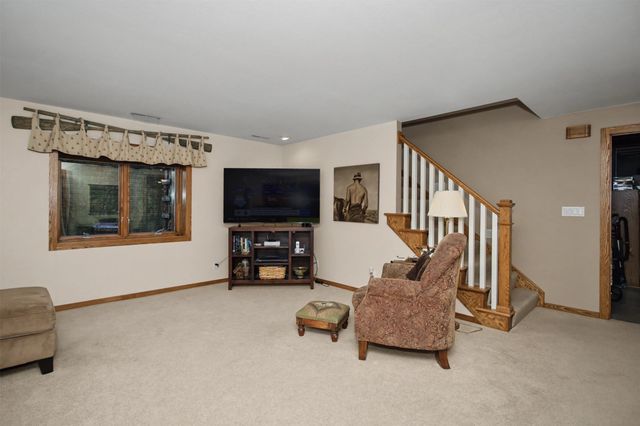 4231 Stone Brooke Road, Ames, IA 50010