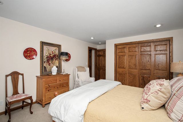 4231 Stone Brooke Road, Ames, IA 50010