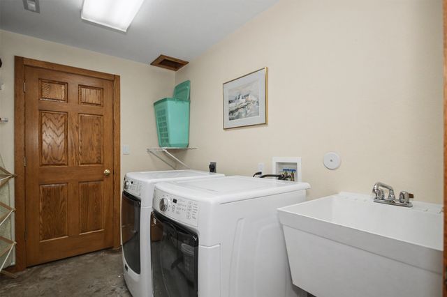 4231 Stone Brooke Road, Ames, IA 50010