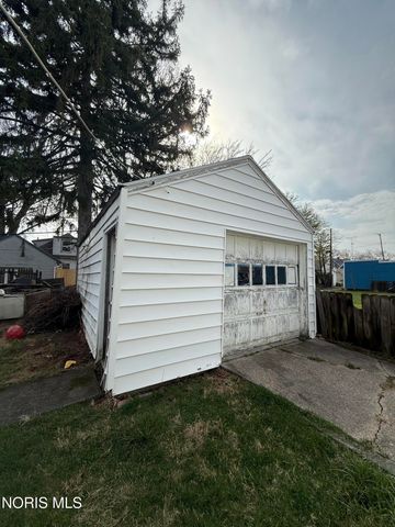 561 Yondota Street, Toledo, OH 43605