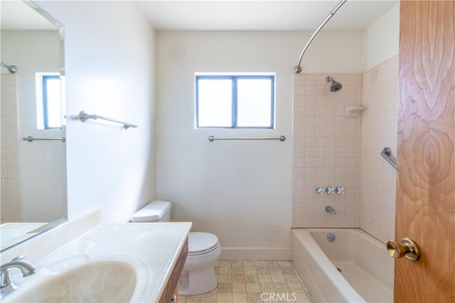 909 Garnet, Redondo Beach, CA 90277