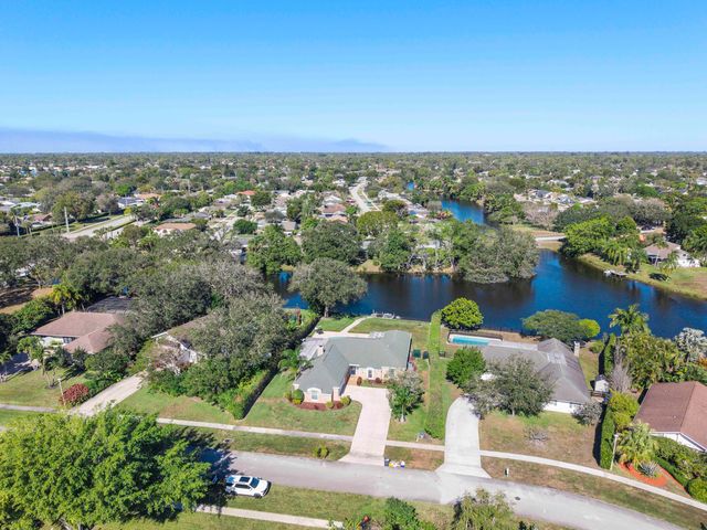 1384 Northampton Terrace, Wellington, FL 33414