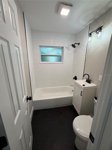 10005 N 29TH STREET, Tampa, FL 33612