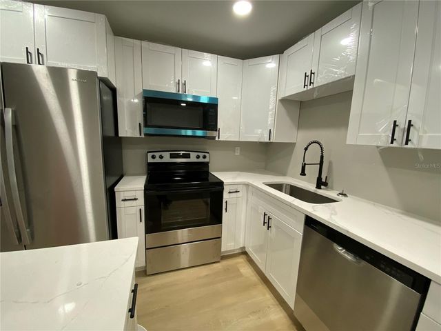 10005 N 29TH STREET, Tampa, FL 33612