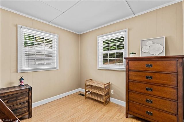 718 Lake Drive 9, Lexington, NC 27292