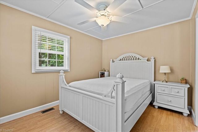 718 Lake Drive 9, Lexington, NC 27292